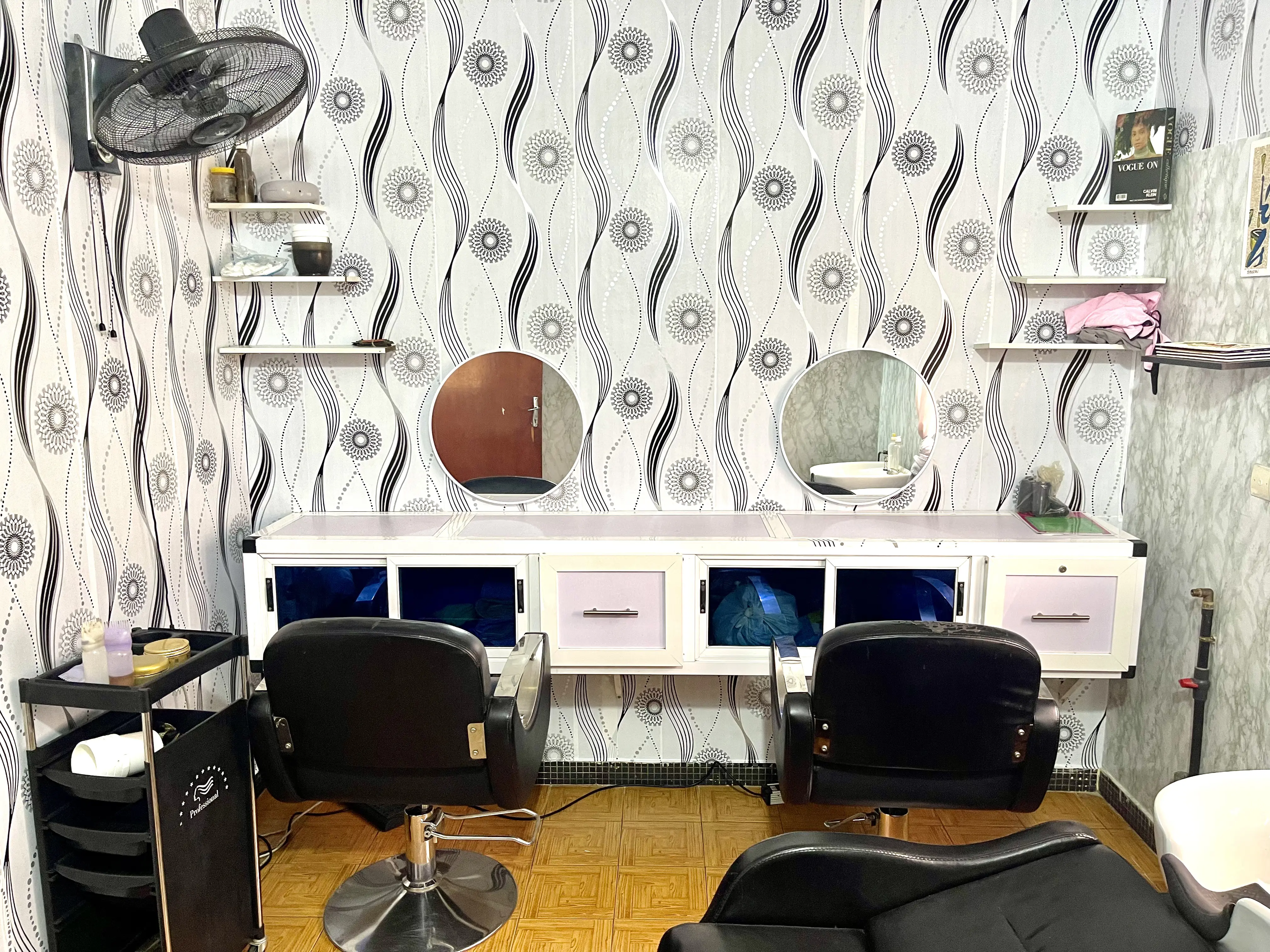 L'équipe du salon en plein travail